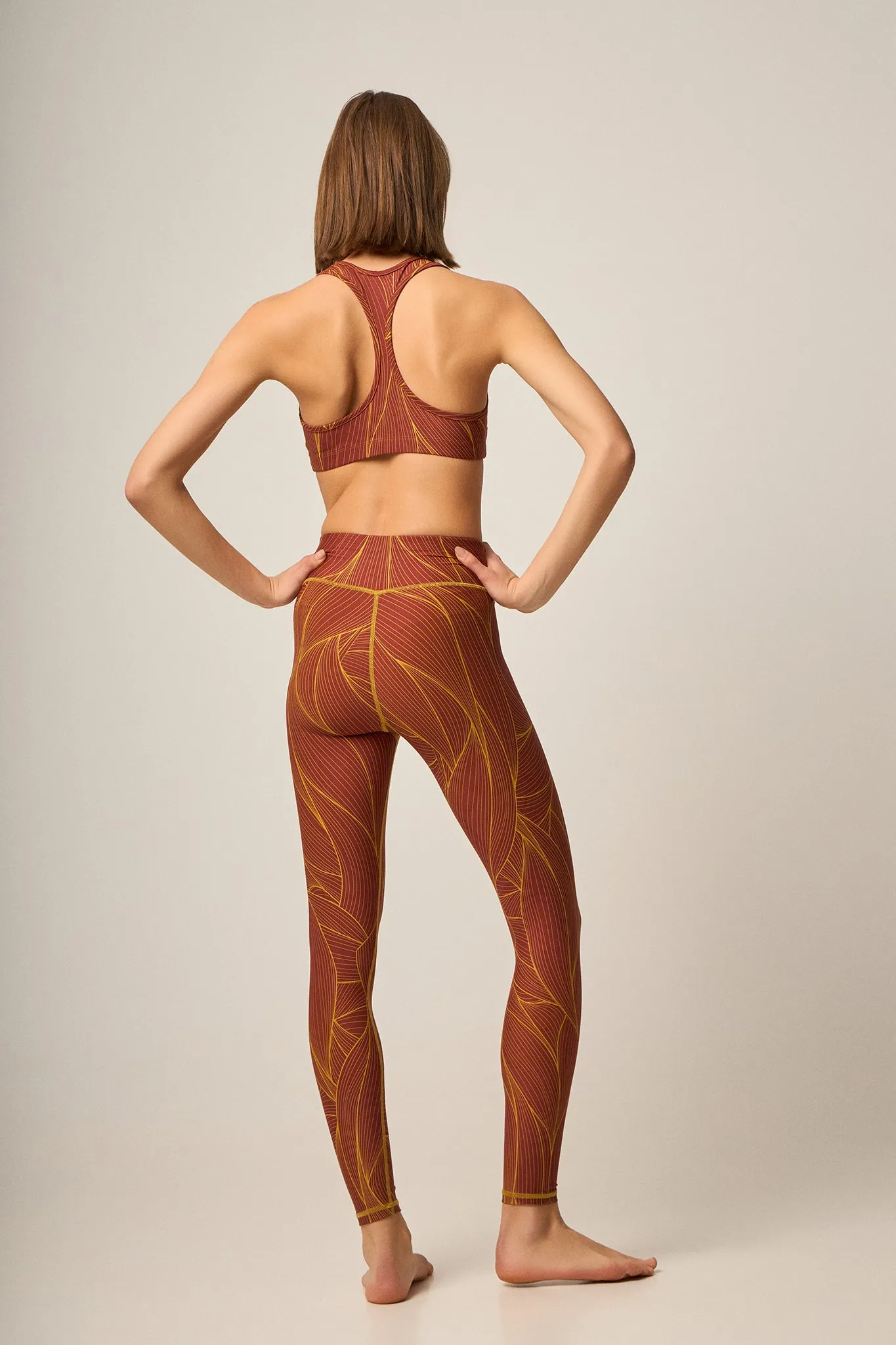 Σετ γυμναστικής με burgundy leaves print | Βουργουνδί