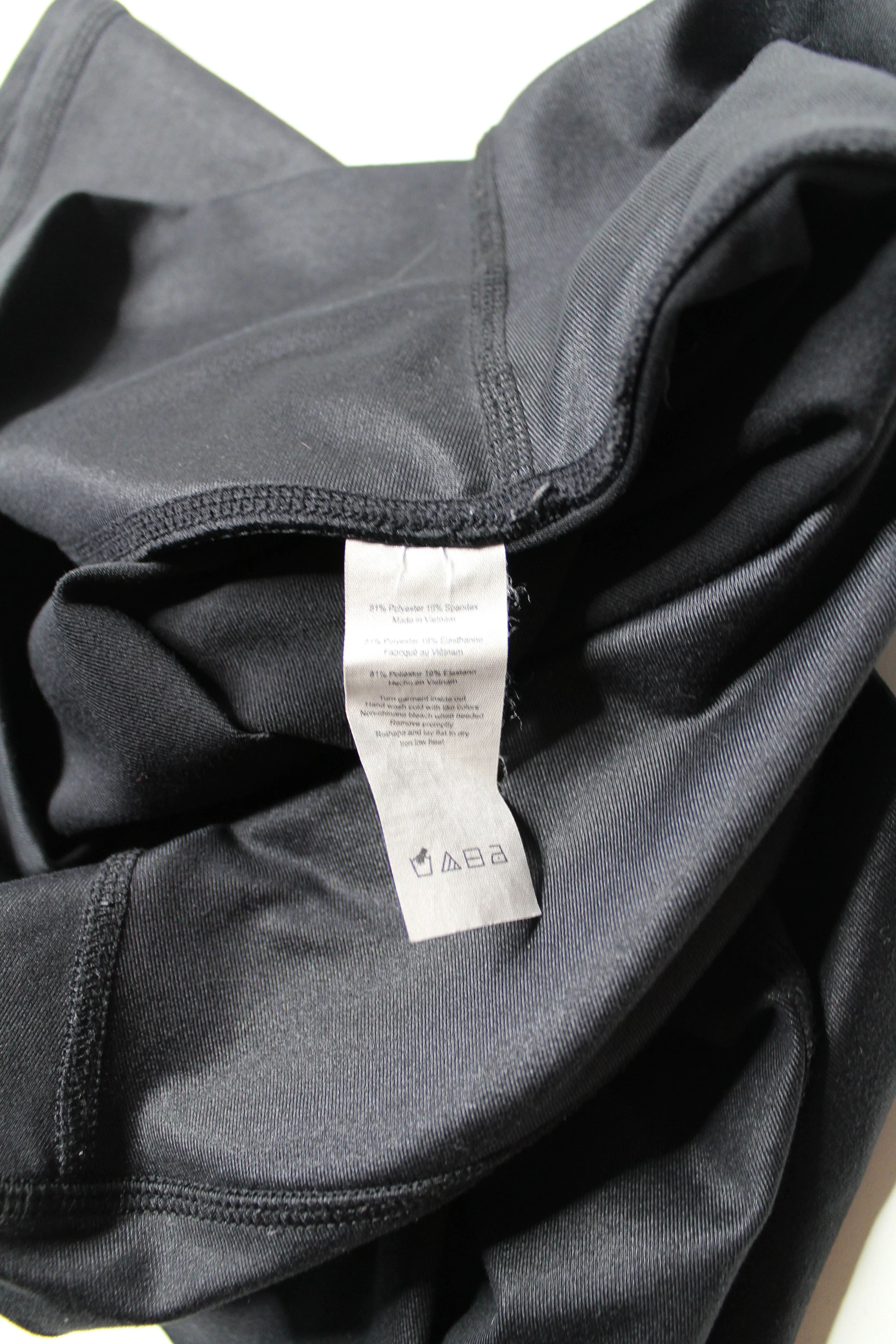 Alo Yoga black shimmer high rise leggings, size small (24")