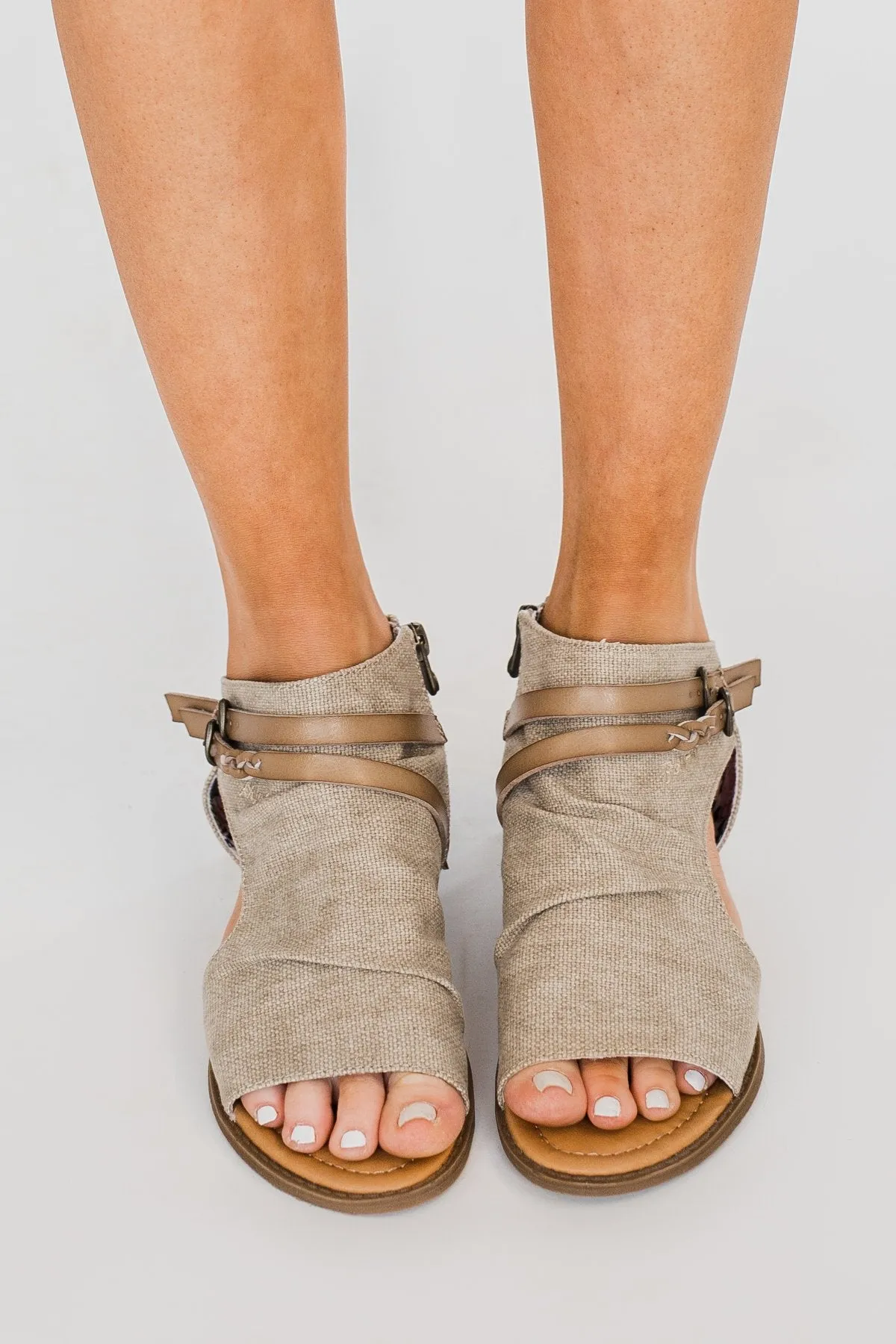 Blowfish Blumoon Sandals- Light Taupe