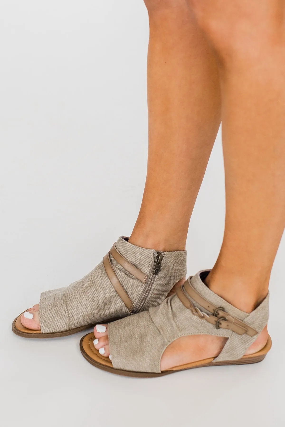 Blowfish Blumoon Sandals- Light Taupe