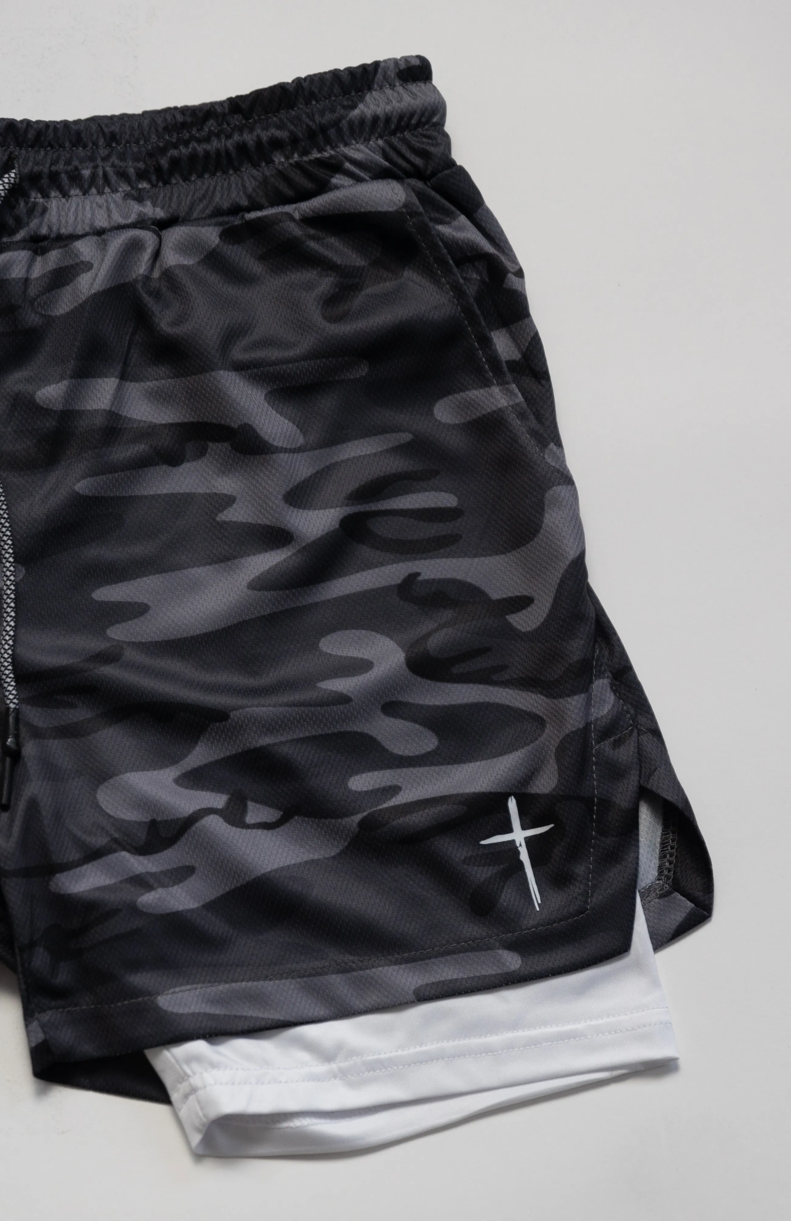 COMPRESSION SHORTS - CAMO GREY