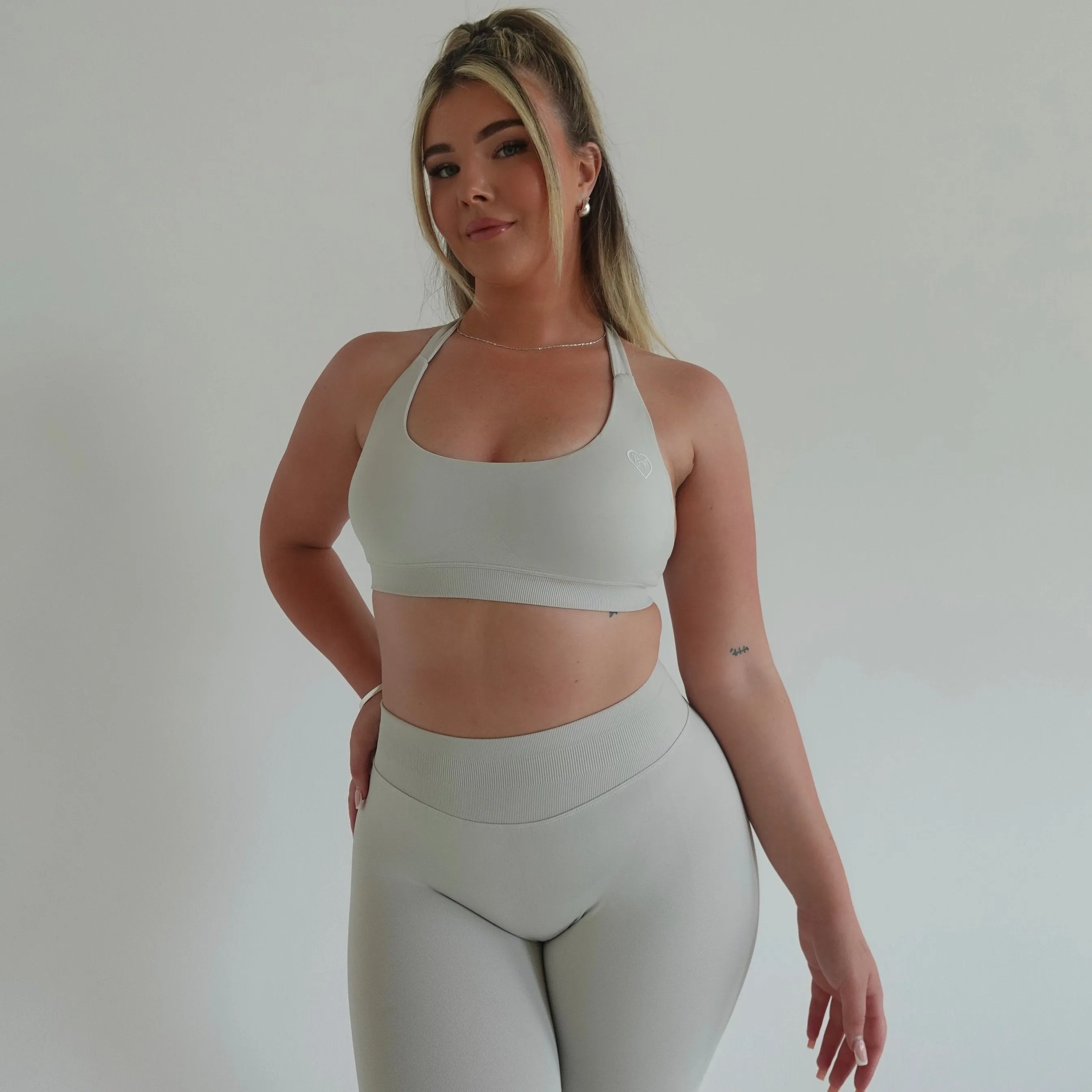 Dove Contour Halter
