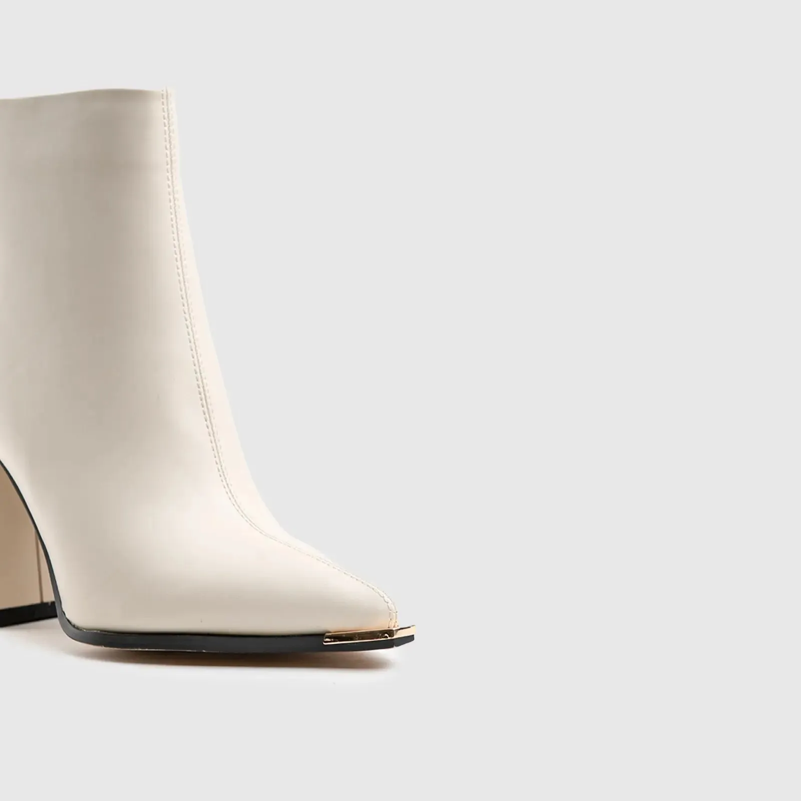 Dress Ankle Boots White Car020