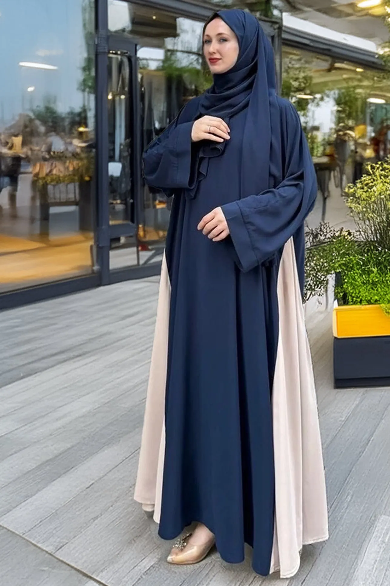 Elegant Two-Tone Crepe Abaya – Timeless Modest Fashion