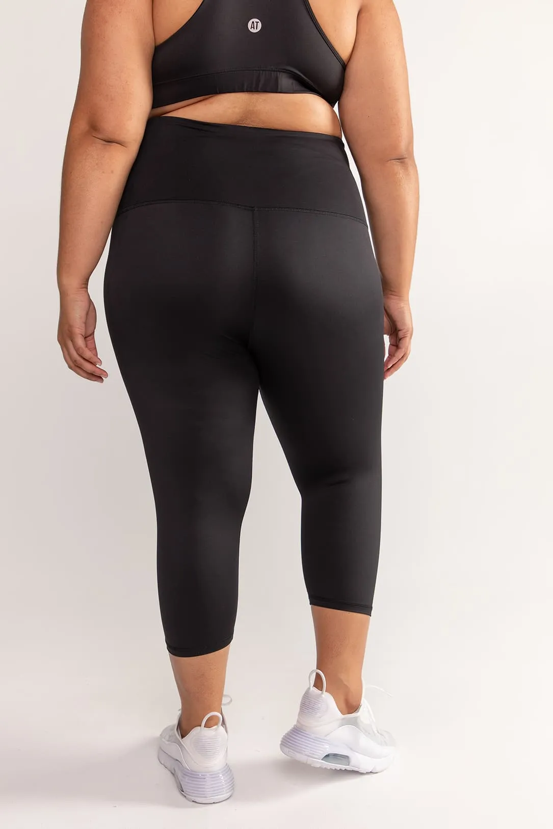 Essential High-Waist Move 7/8 Length Legging - Black