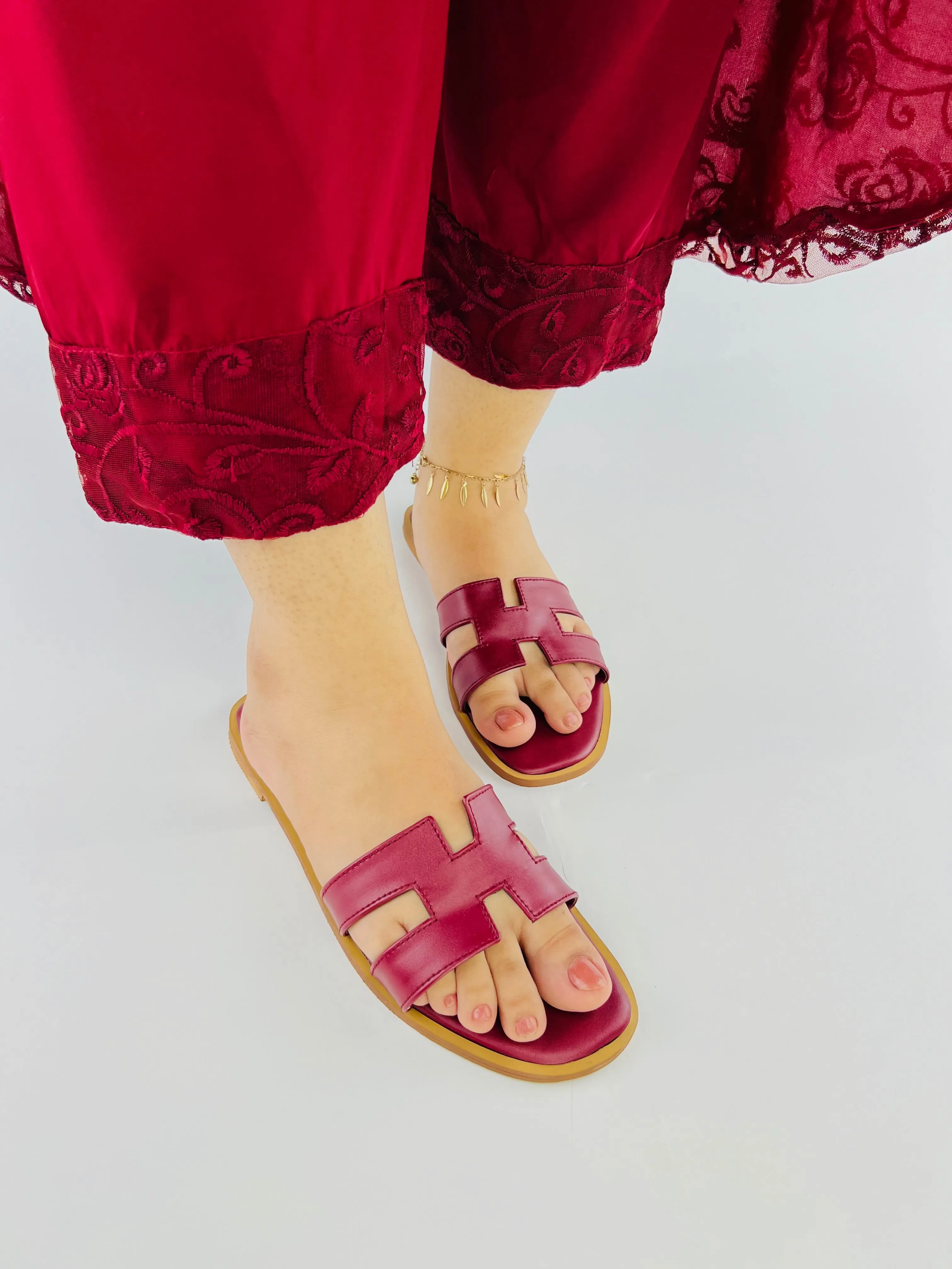Hania Iconic H Style Oran Flat Slides in Maroon-11058
