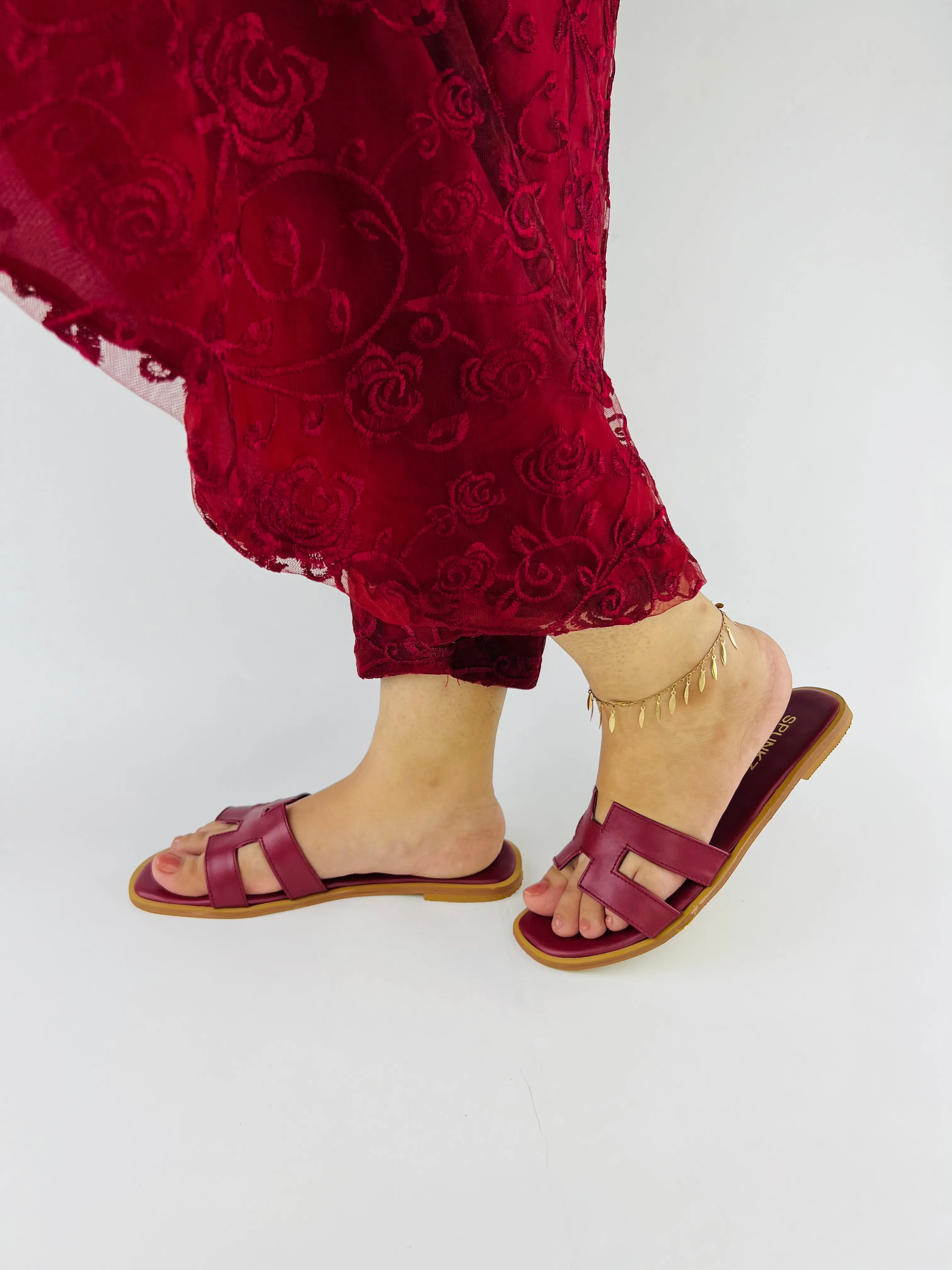 Hania Iconic H Style Oran Flat Slides in Maroon-11058