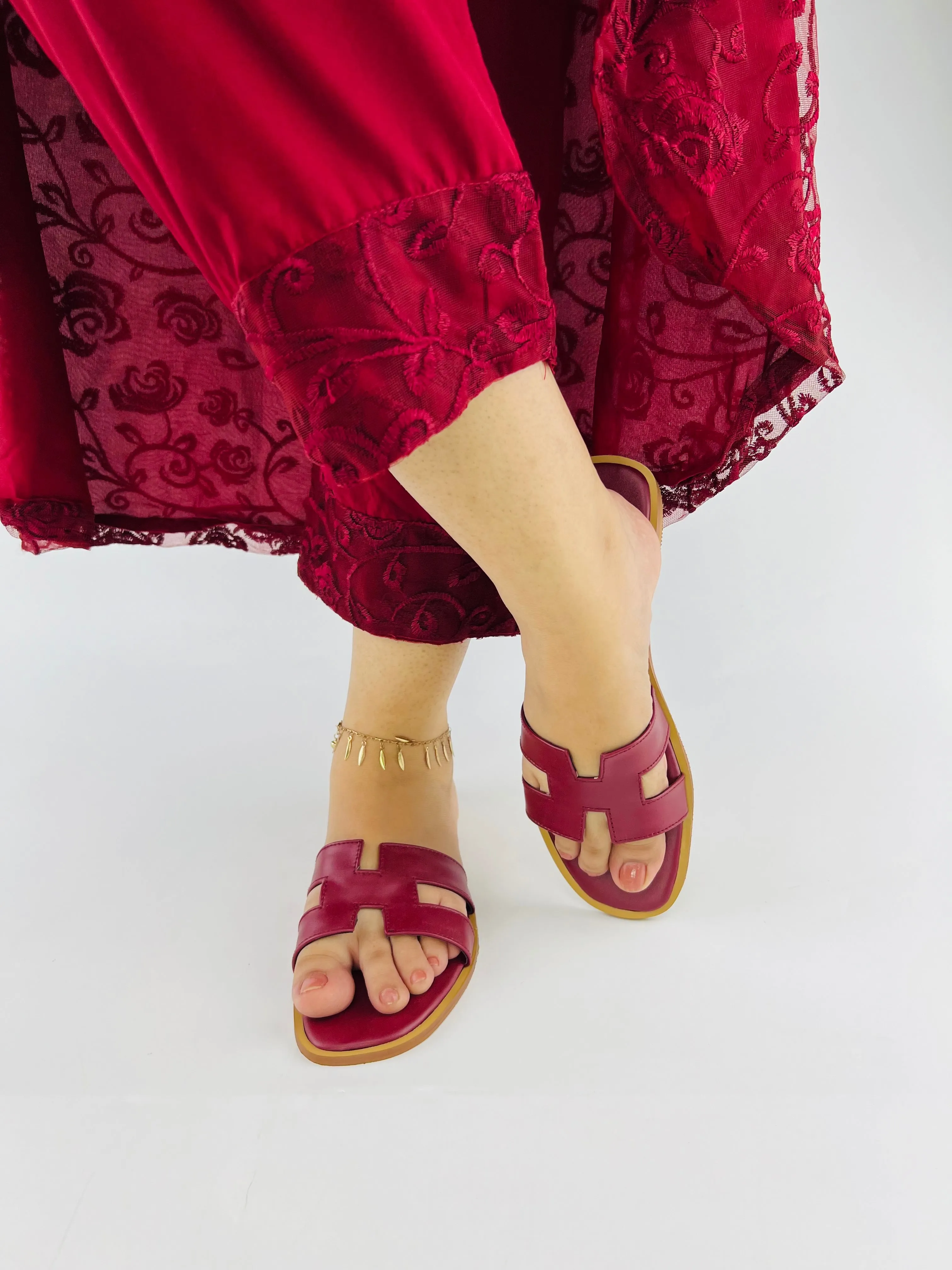 Hania Iconic H Style Oran Flat Slides in Maroon-11058