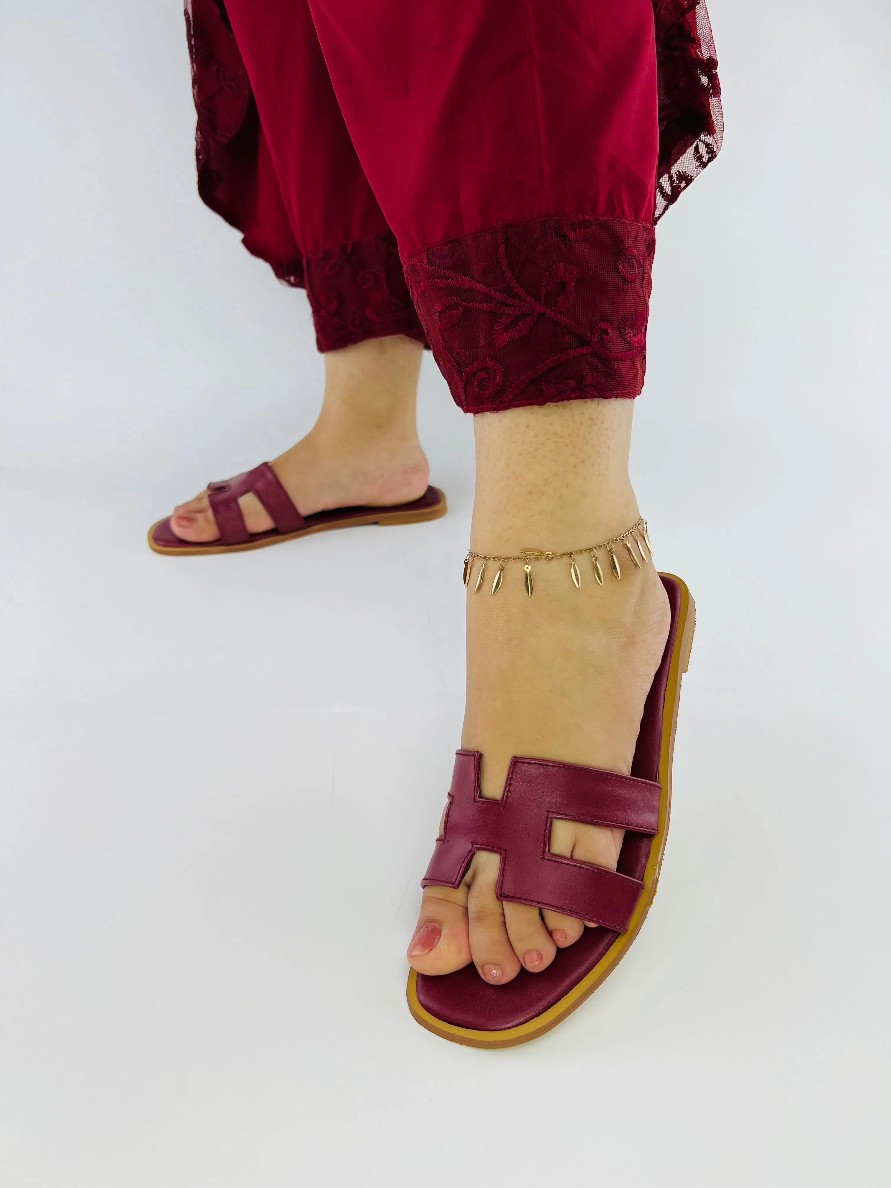 Hania Iconic H Style Oran Flat Slides in Maroon-11058