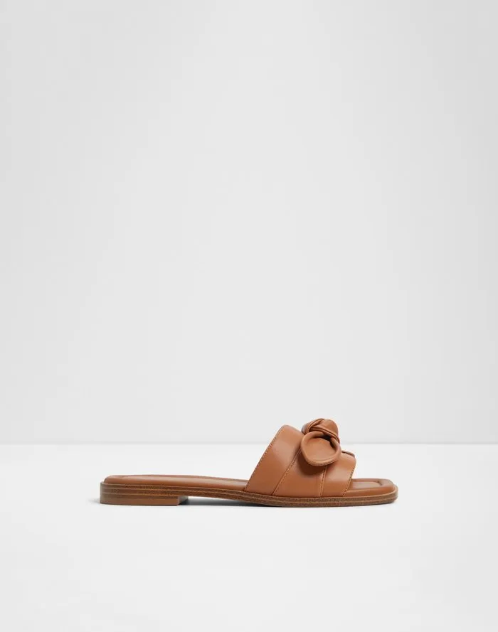 Lavinia / Flat Sandals