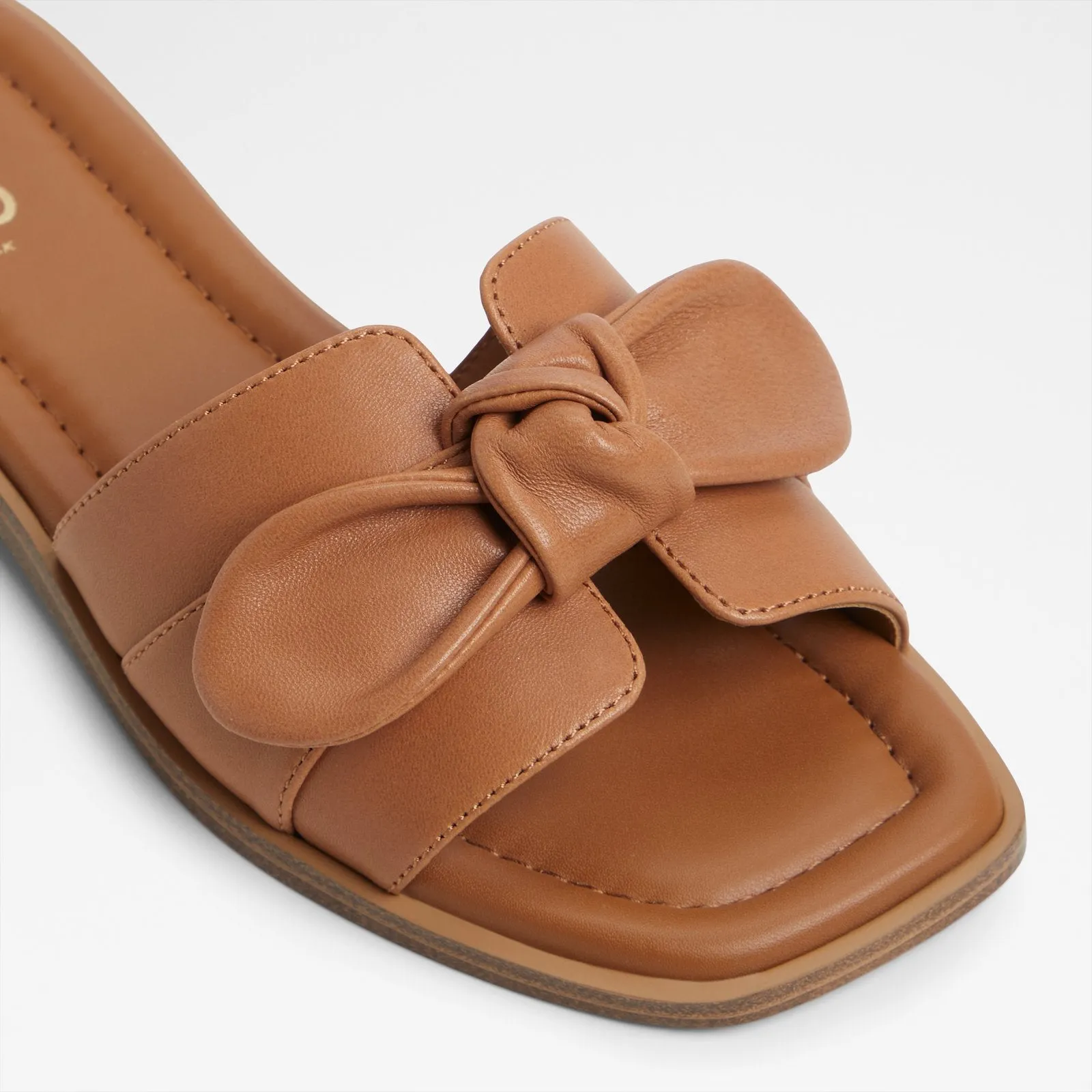 Lavinia / Flat Sandals