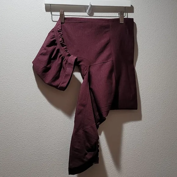 LULULEMON HIGH WAISTED CAPRI LEGGINGS CROPPED BURGUNDY ATHLEISURE ACTIVEWEAR 10
