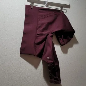 LULULEMON HIGH WAISTED CAPRI LEGGINGS CROPPED BURGUNDY ATHLEISURE ACTIVEWEAR 10