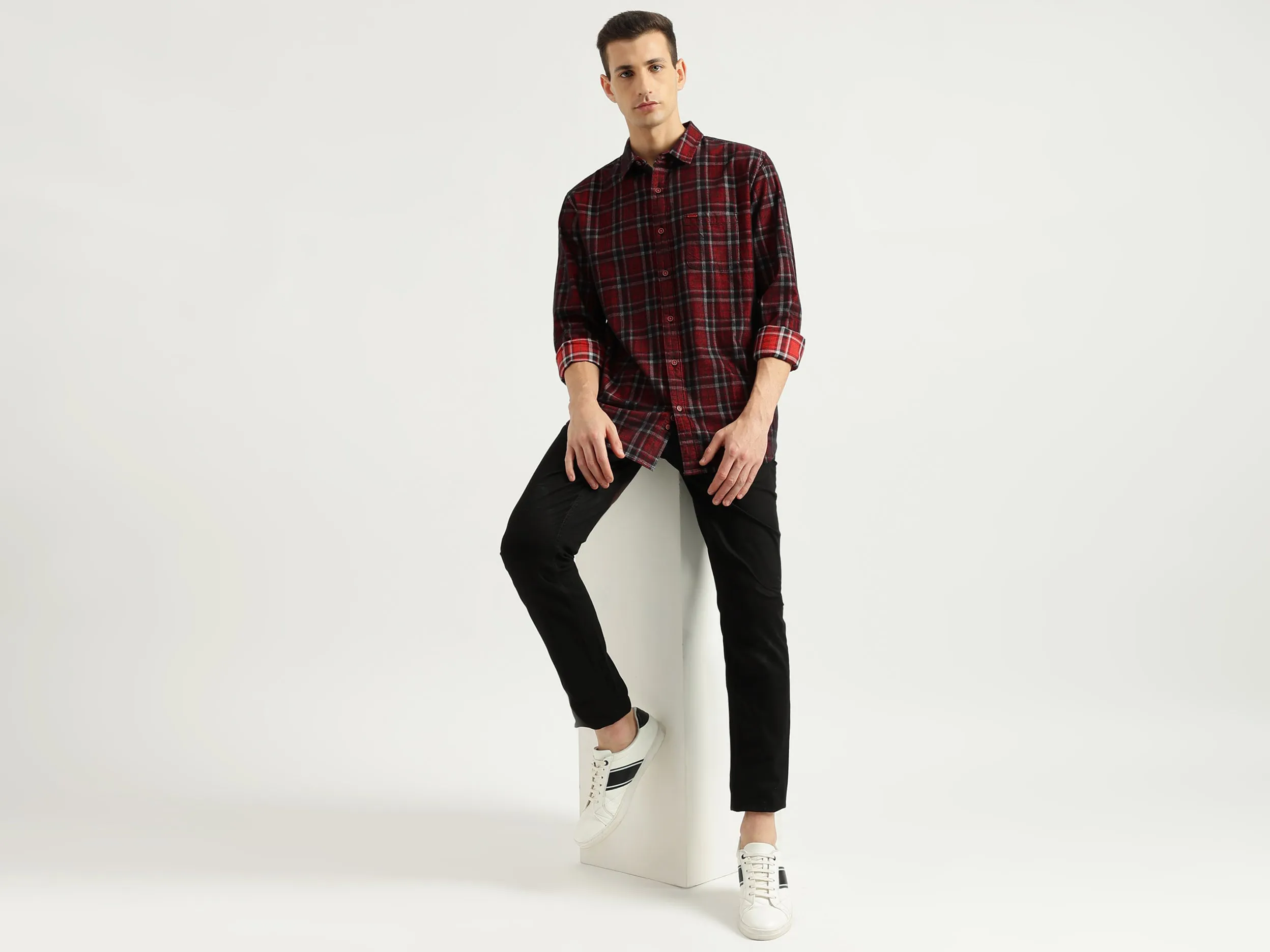 Men's Regular Fit Spread Collar Checked Shirts