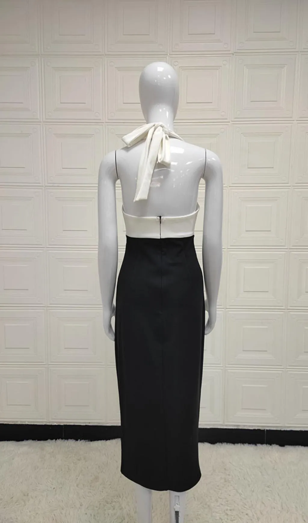 Patchwork Halter V Neck Lace Midi Dress