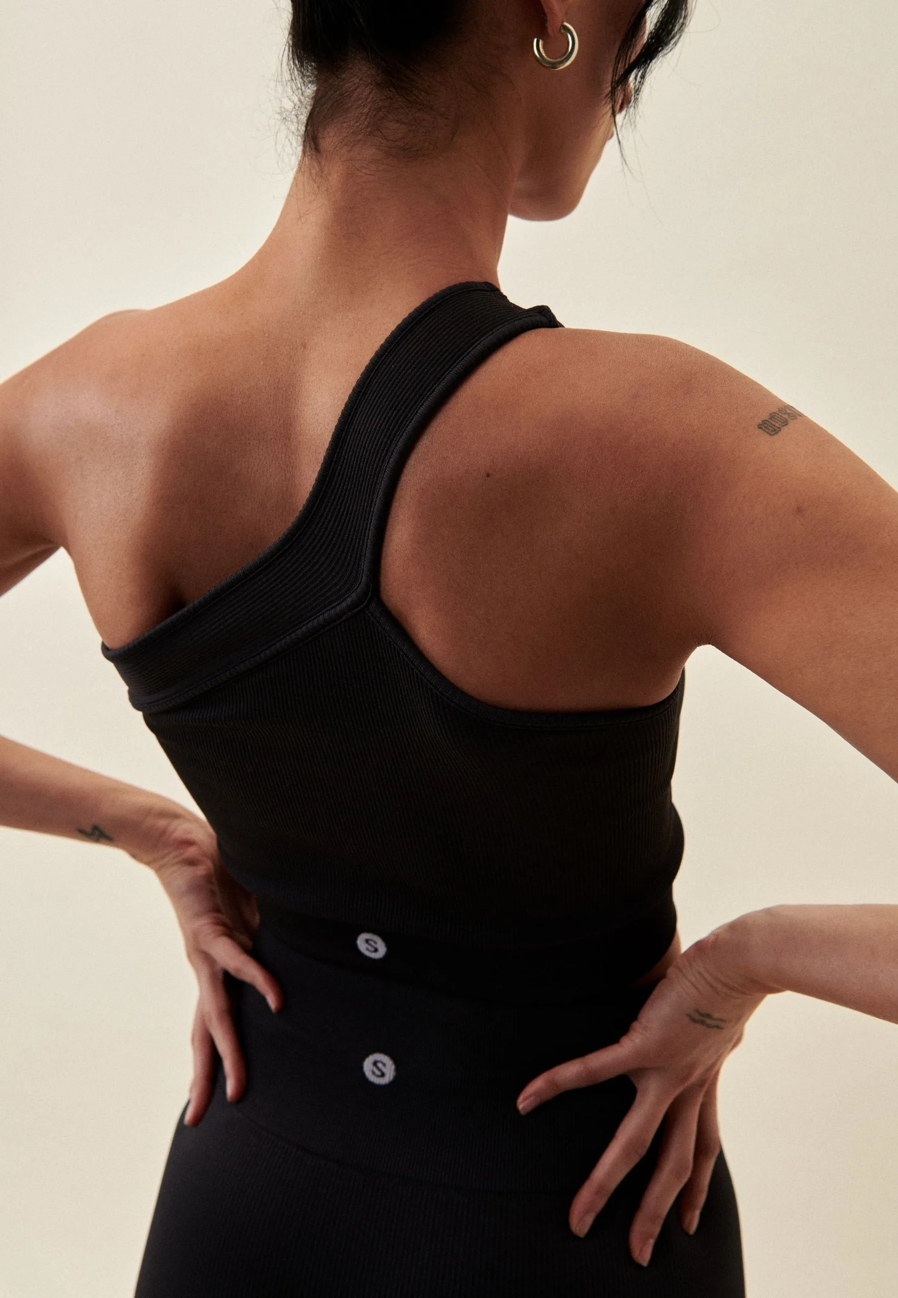 Ribbed Seamless One Shoulder Bra - Dusty Black