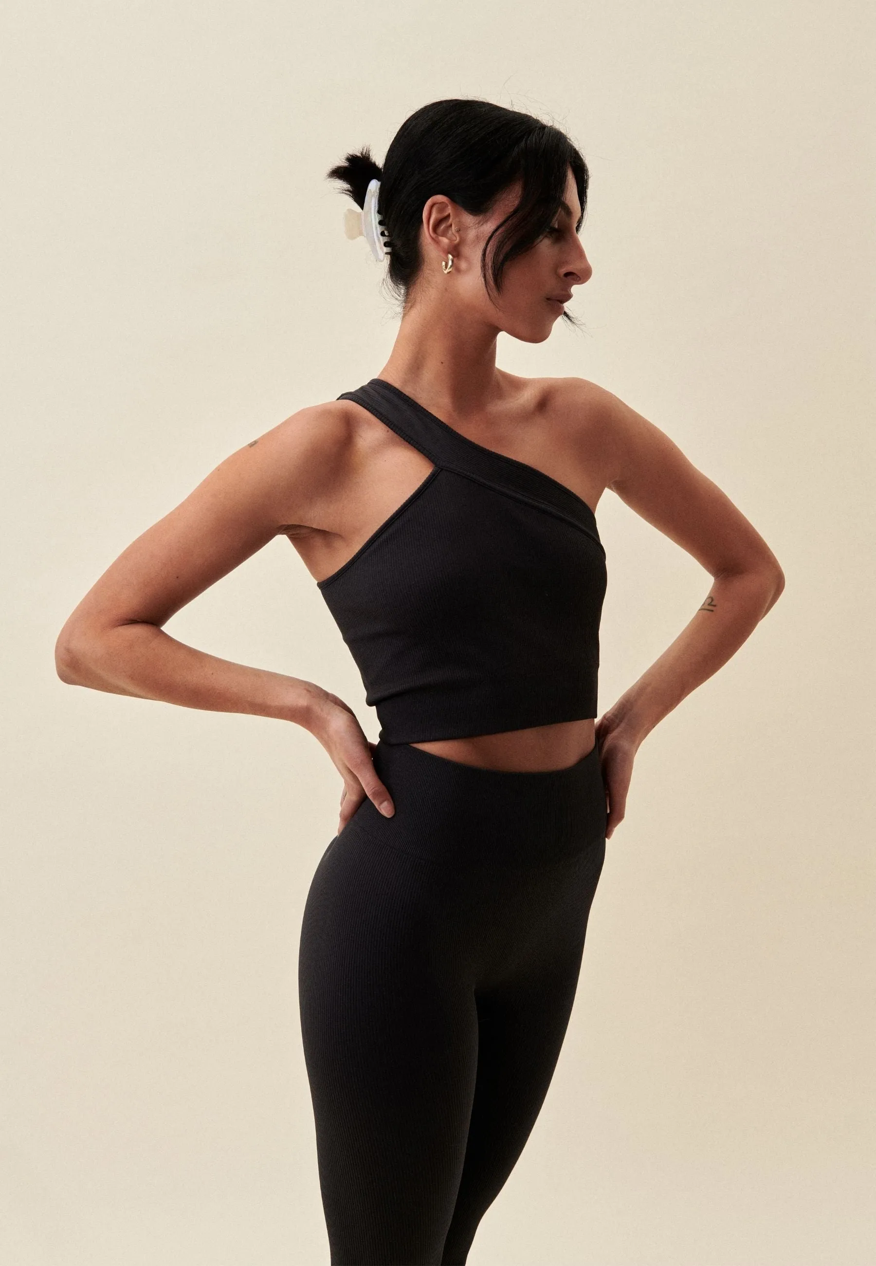 Ribbed Seamless One Shoulder Bra - Dusty Black