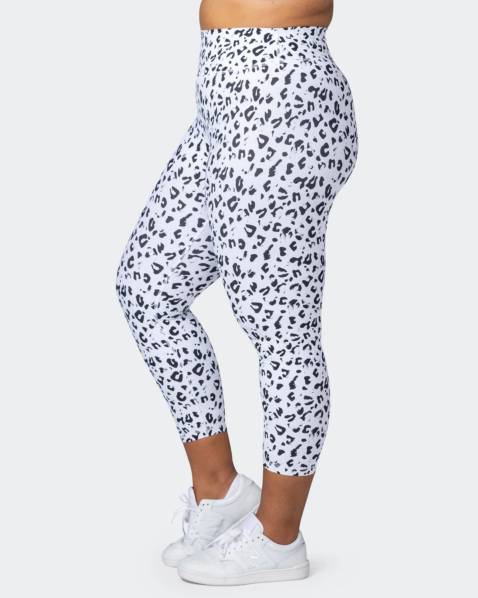 Signature Scrunch 7/8 Leggings - Snow Leopard