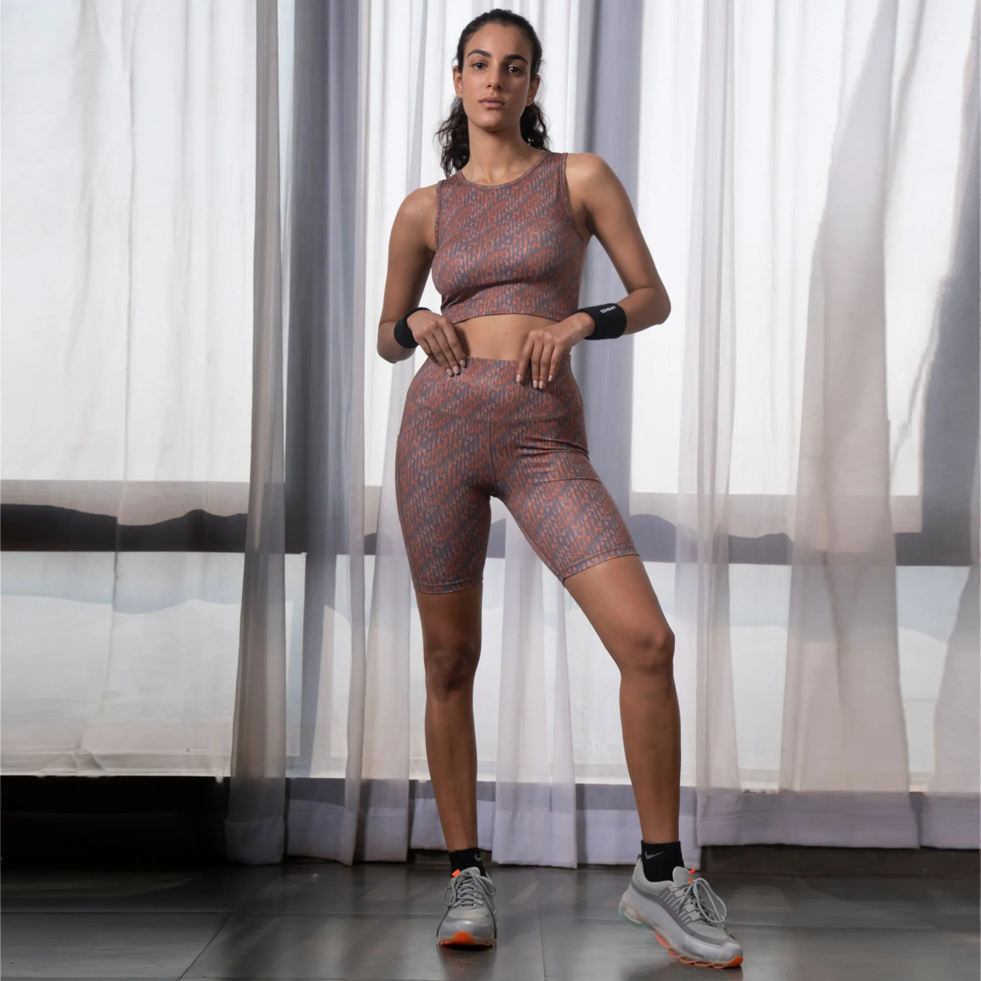 Sleeveless Activewear Printed Sports Crop Top