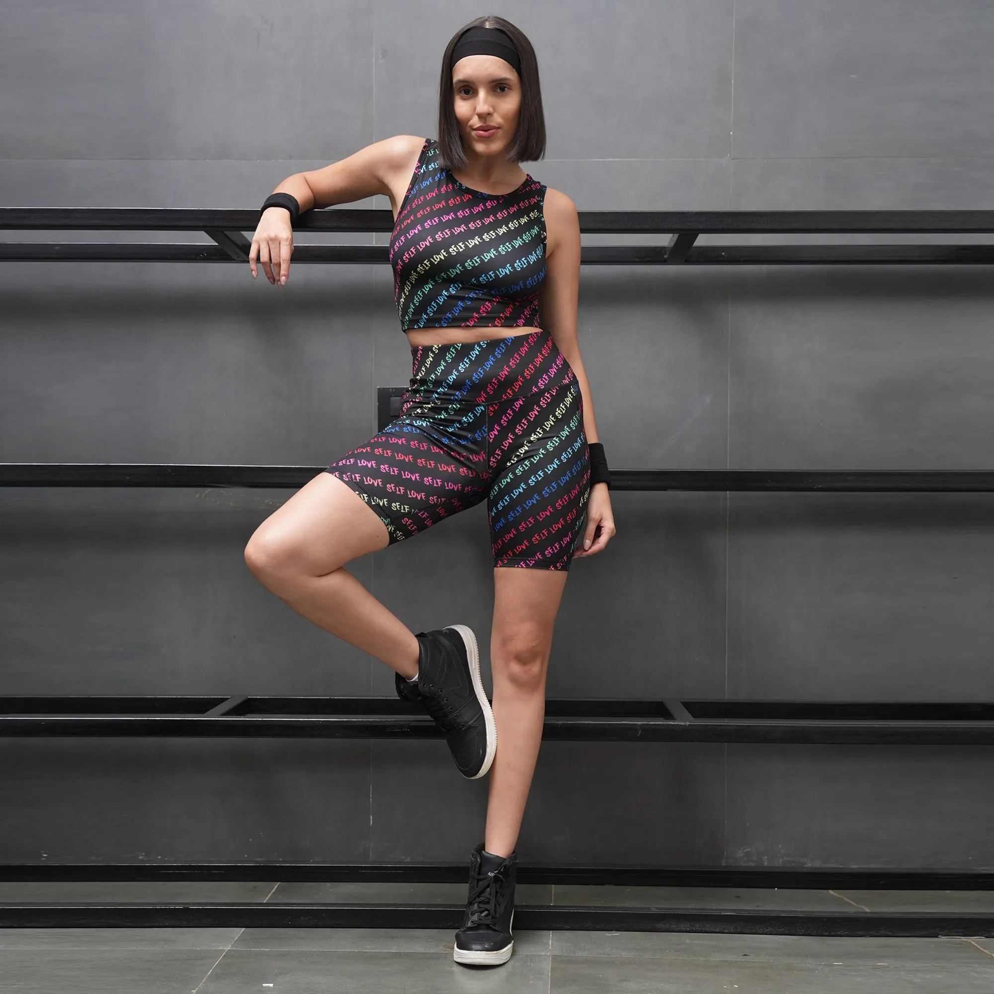 Sleeveless Activewear Printed Sports Crop Top