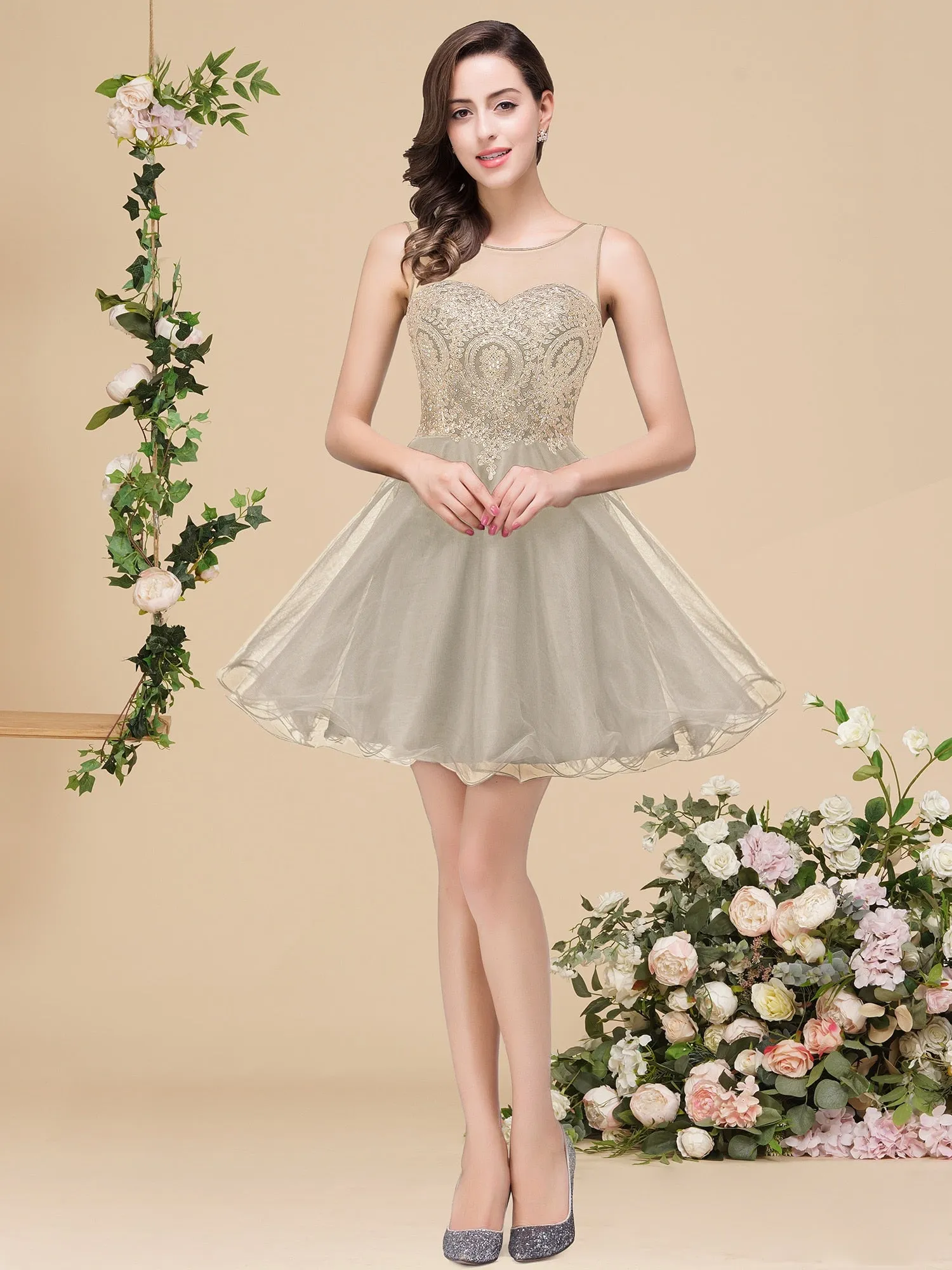Summer Short Prom Party Gown Gold Homecoming Dress with V Neck and Appqulies