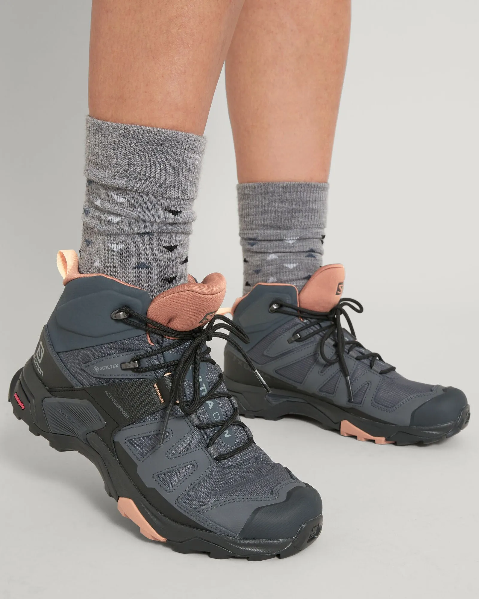 Women's Salomon X Ultra 4 GORE-TEX Mid Hiking Boots - Ebony/Mocha Mousse/Almond Cream