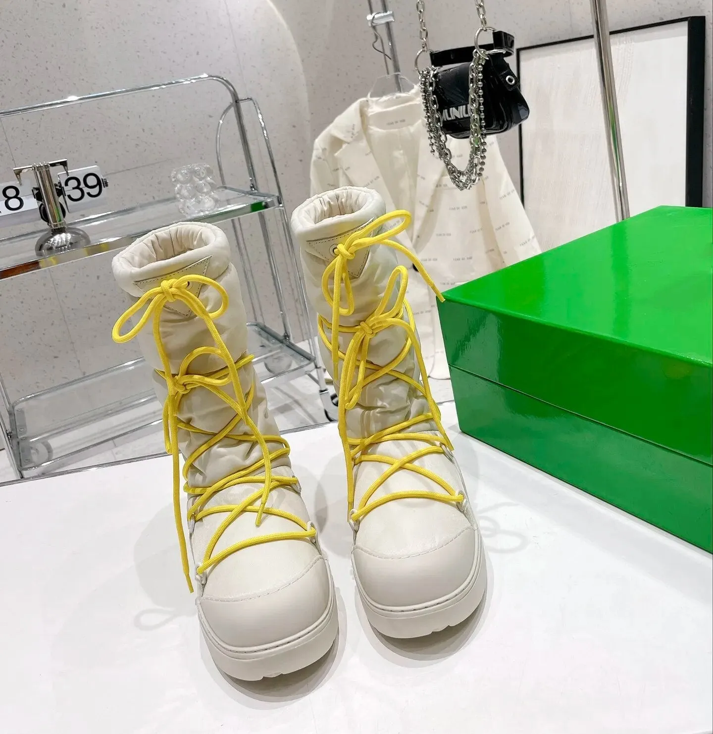 Y2K snow boots