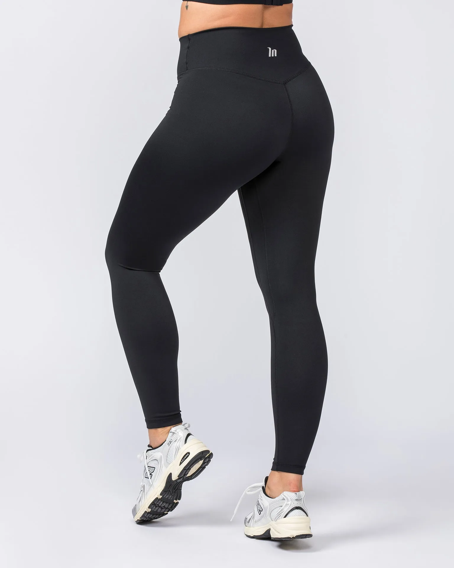 Zero Rise Everyday Ankle Length Leggings - Black (Matte White)